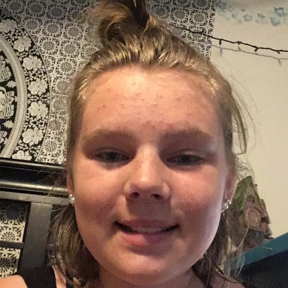 Meet your Posher, Mia